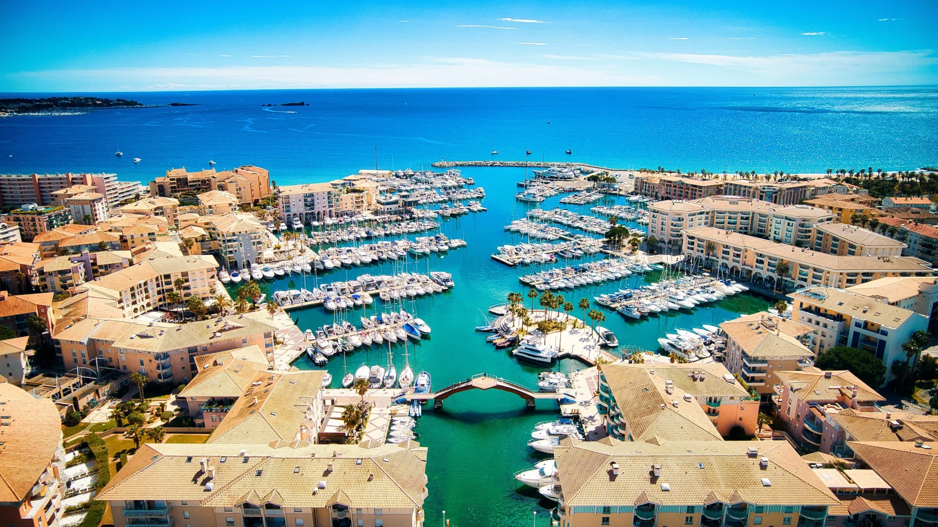 Vue aérienne immobilière à Fréjus